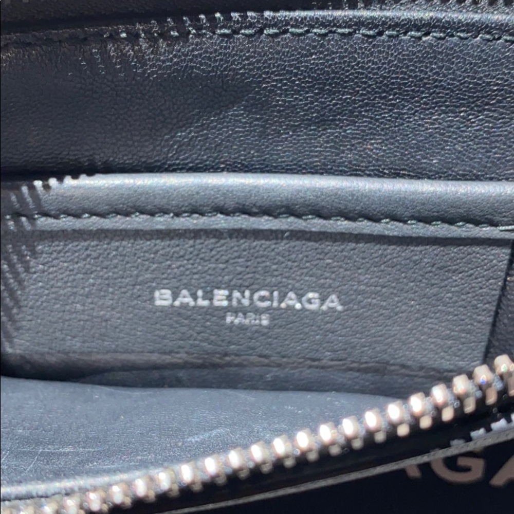 Authentic balenciaga calf skin pouch - Picture 5 of 7